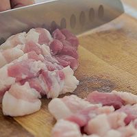 芋头红烧肉的做法图解1