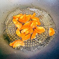 #太太乐鲜鸡汁芝麻香油#鲜鸡汁小炒香芹的做法图解3
