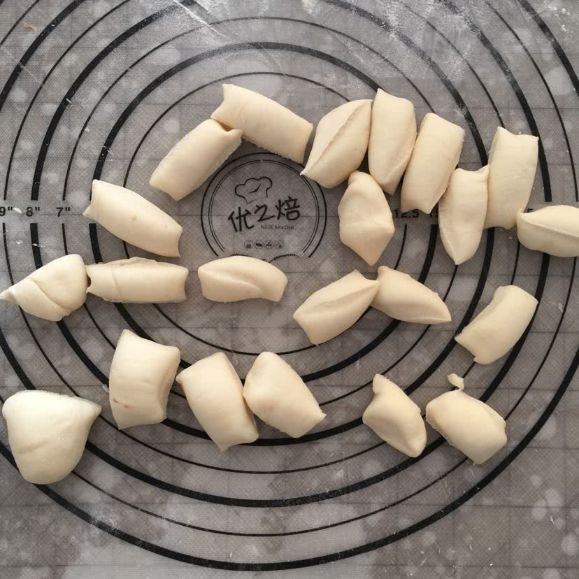 萌猴挤挤小馒头的做法图解7