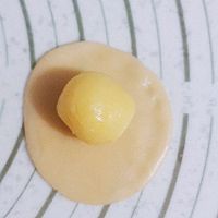 【甜而不腻】奶黄月饼的做法图解10