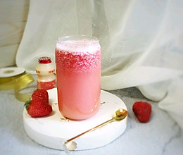 草莓乳酸菌气泡饮的做法