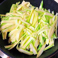 #减一点更好#开胃、减脂｜醋溜西葫芦的做法图解3