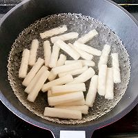 #夏日撩人滋味#比烧烤好吃百倍的香辣孜然火腿年糕的做法图解2