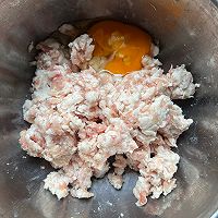 懒人版猪肉鲜虾锅贴，外酥里嫩，一锅不够吃！的做法图解3