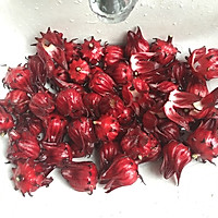 糖渍洛神花的做法图解1
