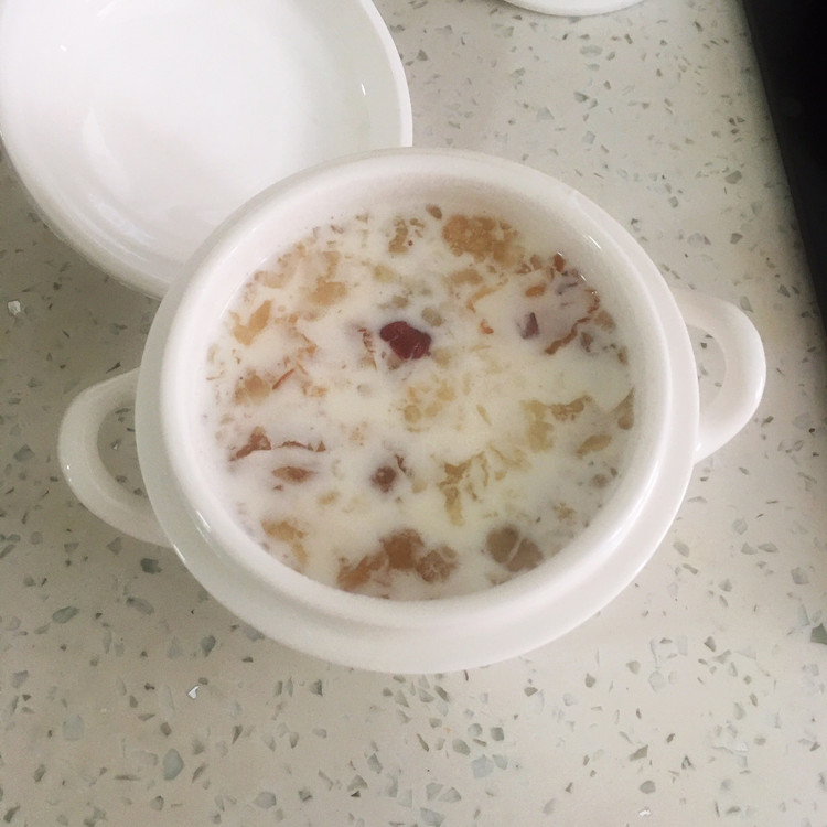 牛奶桃胶蔓越莓的做法