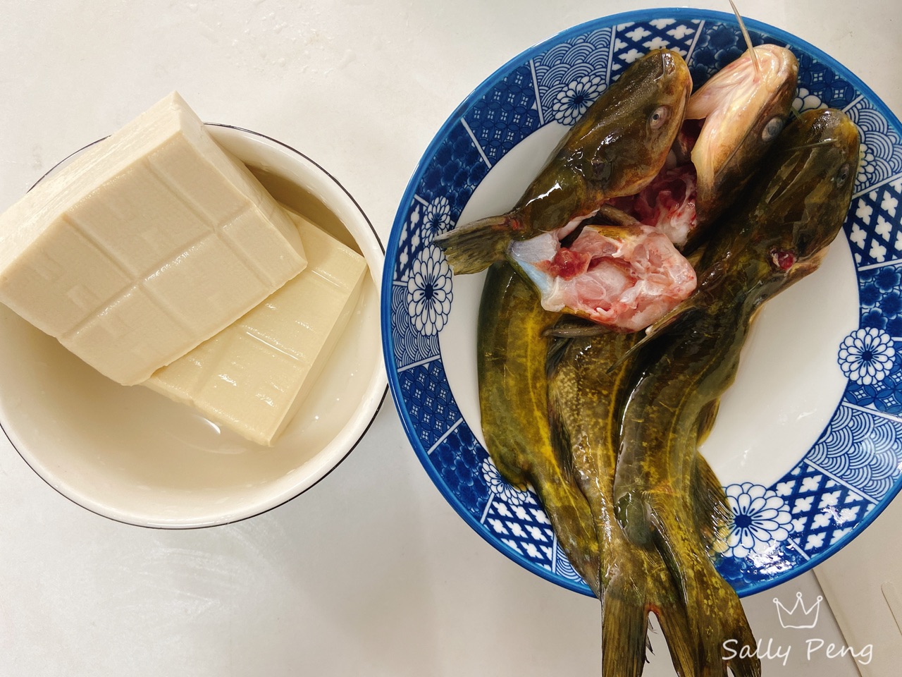 一道营养美味的海鲜大餐来啦！黄骨鱼炖豆腐的家常做法！ - 哔哩哔哩