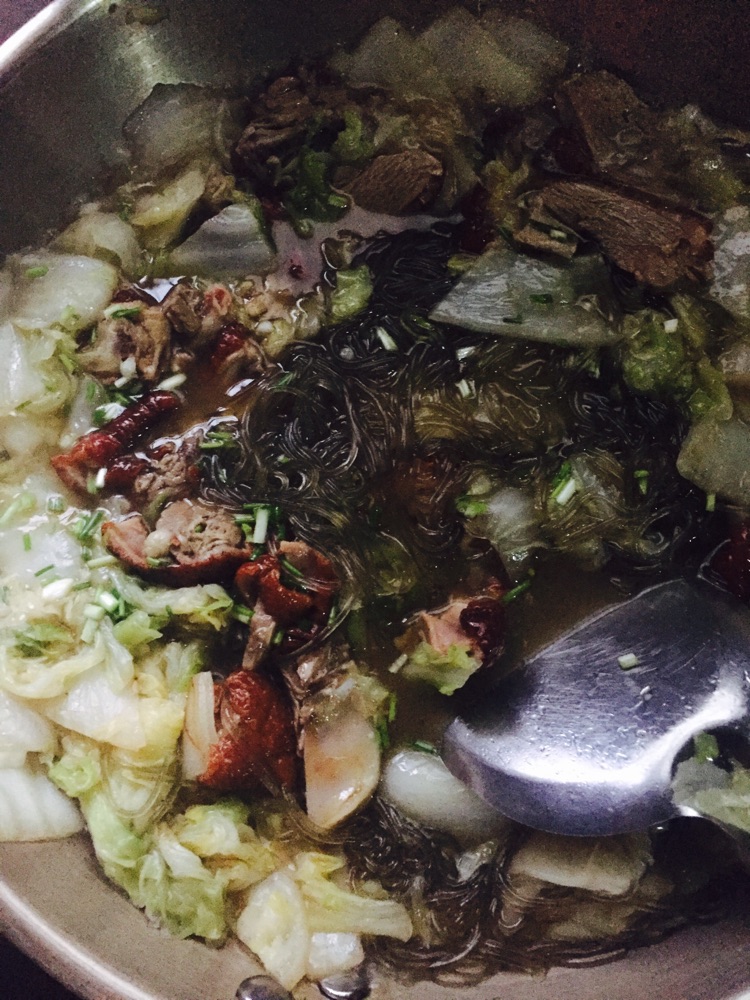 烤鸭炖白菜粉丝的做法图解3