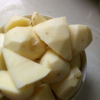 家常菜之土豆烧排骨的做法图解2