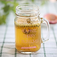 百香果绿茶，百香果草莓番石榴果茶，百香果红枣果茶的做法图解3
