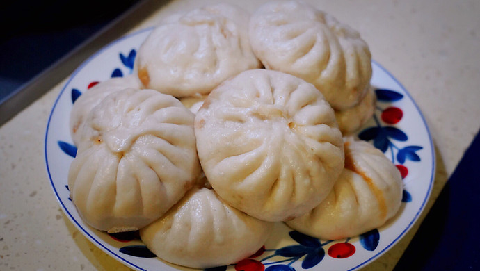 爆汁萝卜丝鲜肉包