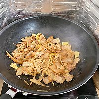 超下饭的竹笋炒五花肉的做法图解6