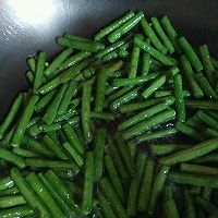 干煸豆角的做法图解4
