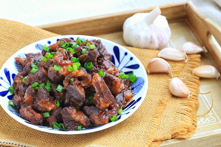 和味牛腩的做法