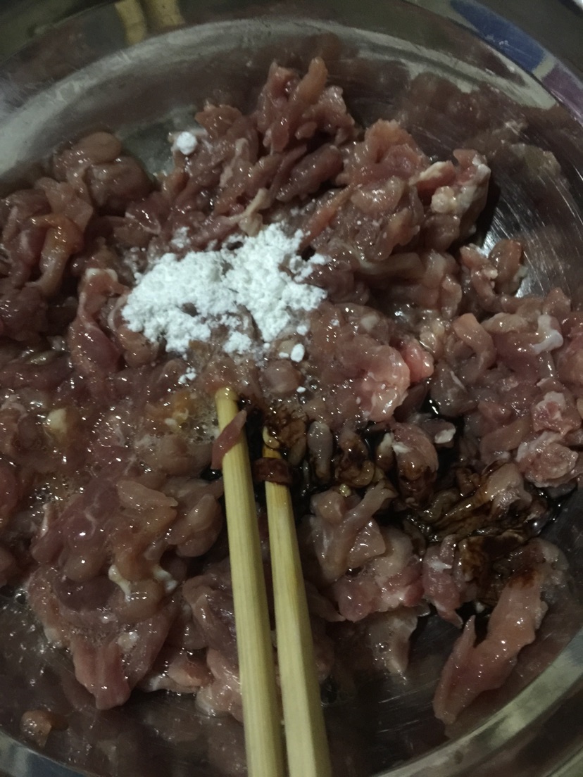 京酱肉丝#金龙鱼外婆乡小榨菜籽油#的做法图解2
