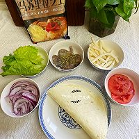 #奶香四溢 暖锅佳味#芝士生菜土豆虾仁卷饼的做法图解1
