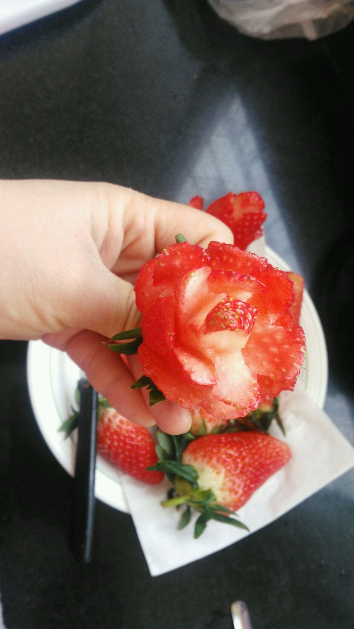 冰糖草莓怎么做_冰糖草莓的做法_豆果美食