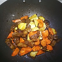 胡萝卜土豆焖牛肉的做法图解5
