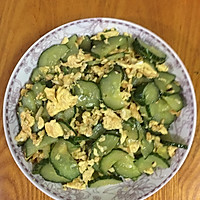 鸡蛋炒黄瓜的做法图解1