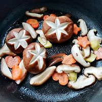 香菇贻贝汤的做法图解5