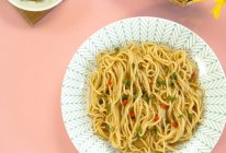 #炎夏消暑就吃「它」#夏天超级好吃的葱油拌面的做法