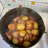 土豆焖五花肉的做法图解9