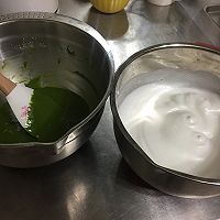 蜜豆草莓 抹茶蛋糕卷的做法图解15