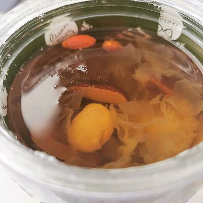 美容养颜篇——银耳桃胶燕窝羹