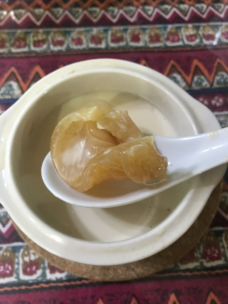 懒人做法:牛奶红枣枸杞炖花胶的做法