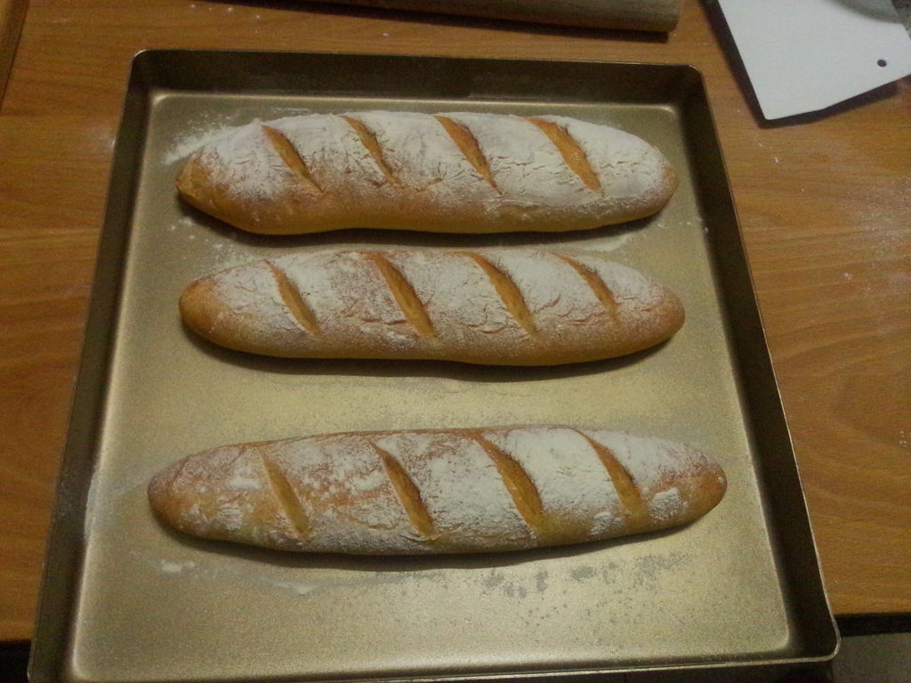 Baguette法式长棍面包的做法_Baguette法式长棍面包怎么做_Baguette法式长棍面包的家常做法_LZ【心食谱】