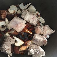 养生菌菇排骨汤的做法图解3