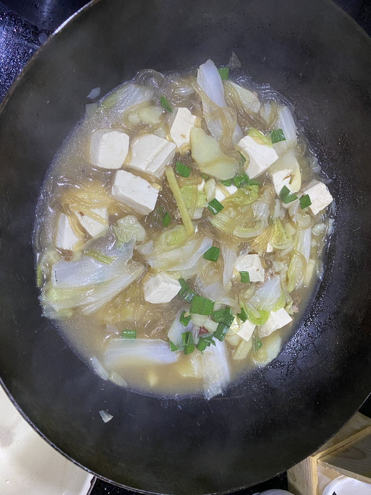 白菜豆腐炖土豆粉条的做法