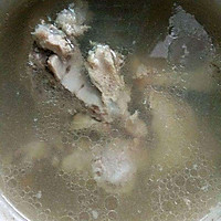 韩式脊骨泡菜土豆汤的做法图解2
