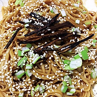 香喷喷的葱油拌面的做法图解5