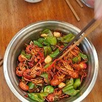 简单干锅虾制作的做法图解1
