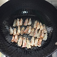 一虾两吃——虾油油焖大虾的做法图解4