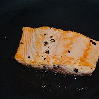芝麻香煎三文鱼的做法图解4
