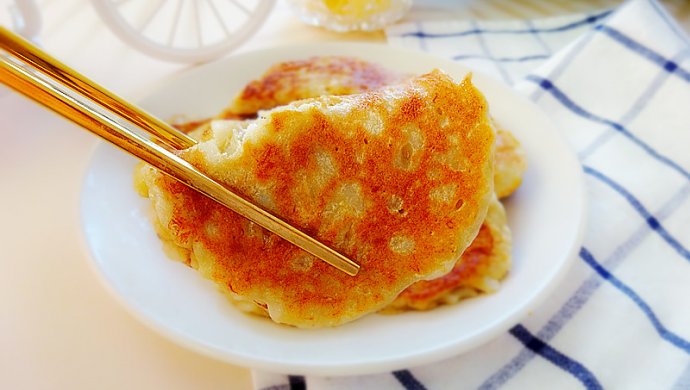 手不沾面，搅一搅就好的鸡蛋香蕉饼，孩子最喜欢