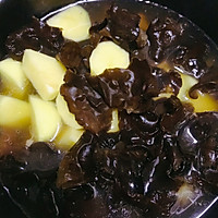 广东｜香菇木耳排骨汤的做法图解9