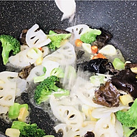 #米饭最强CP#应时应季~莲菜鸡肉小炒的做法图解14