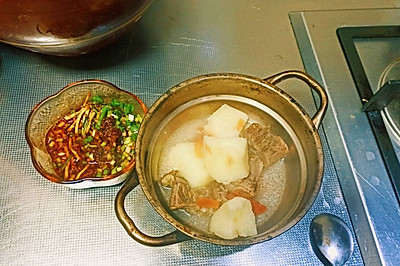云南年夜饭～山药腊排骨汤