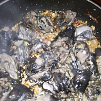 【黑木耳、竹丝鸡香焖茶树菇】的做法图解6