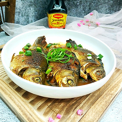 葱香鲫鱼