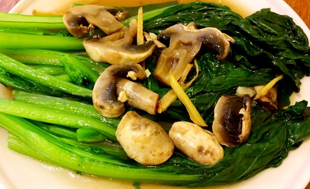 蚝油蘑菇菜心