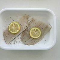 #山姆友约#不开开火料理|柠香比目鱼早午餐拼盘的做法图解2