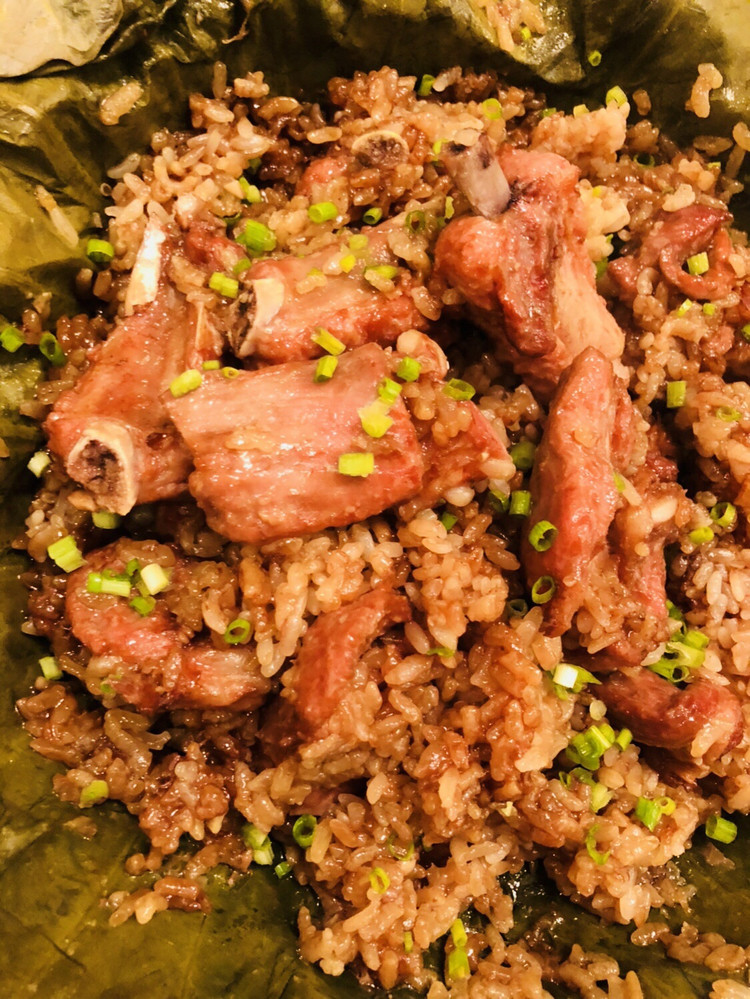荷叶排骨糯米饭的做法