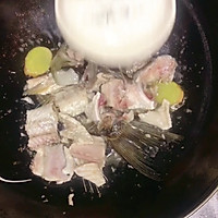 鱼头豆腐汤的做法图解3