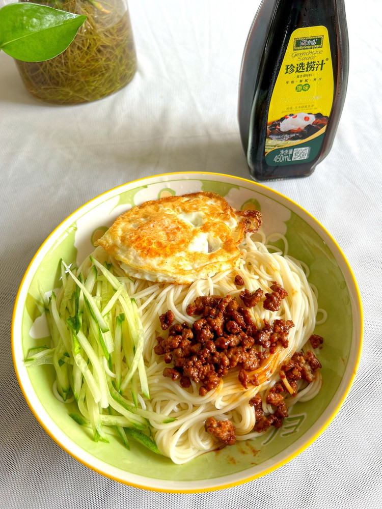 黄瓜肉糜拌面的做法