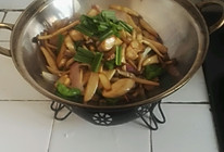 干锅小杏鲍菇和蟹味菇的做法