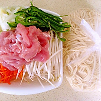 肉丝炒面的做法图解1